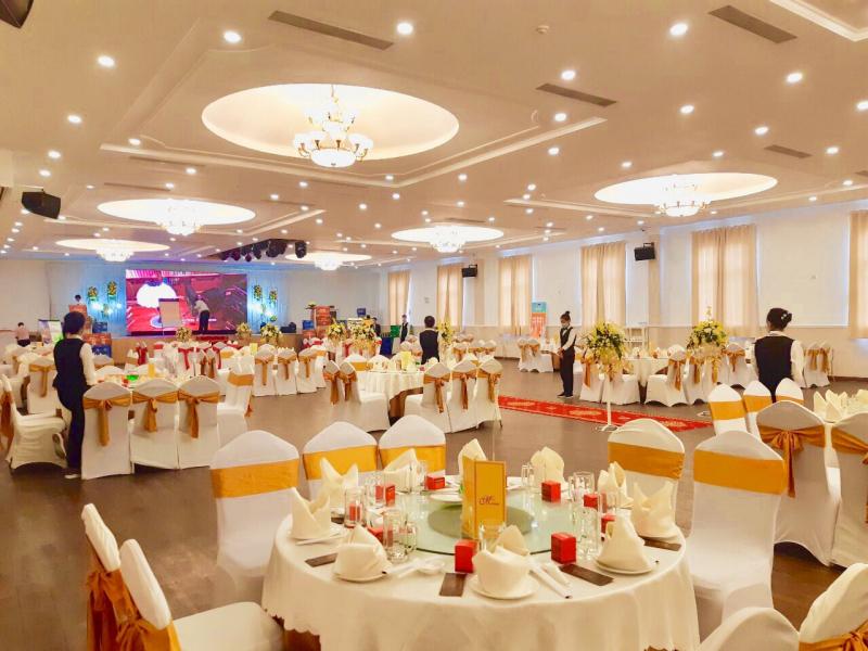 Trung tâm hội nghị và tiệc cưới Queen Plaza Cần Thơ