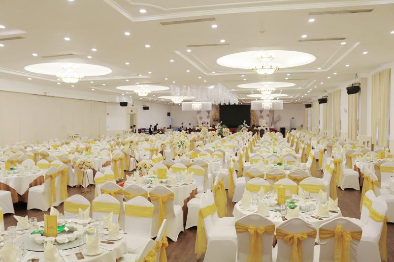 Trung tâm hội nghị và tiệc cưới Queen Plaza Cần Thơ