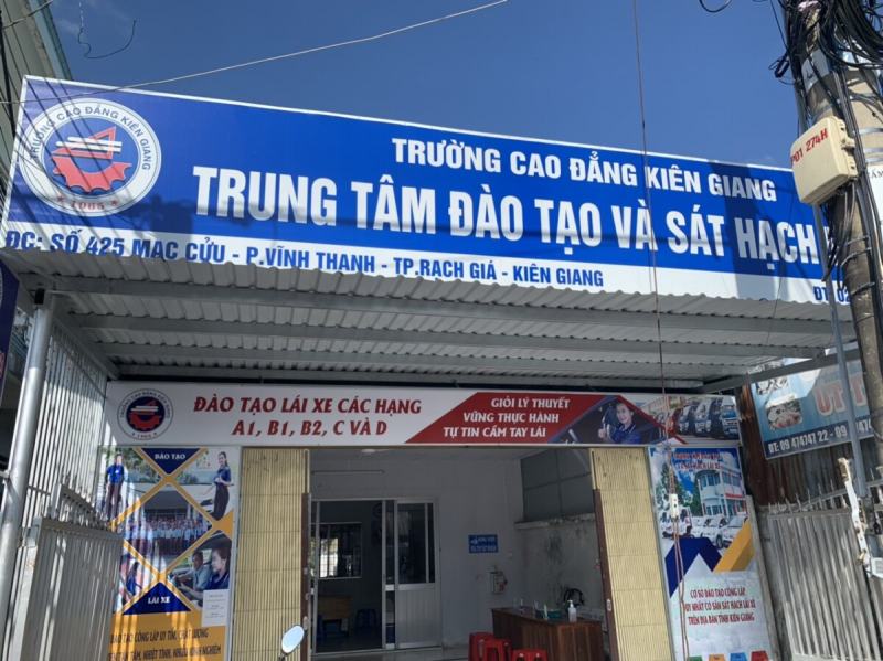 Trung tâm huấn luyện và sát hạch lái xe Trường Cao đẳng tỉnh thành Kiên Giang tại TP.Rạch Giá