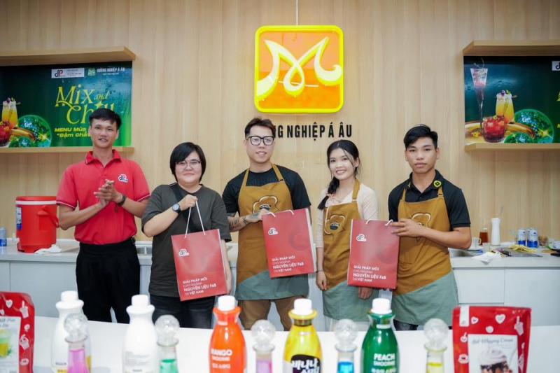 Món Mojito Blue mát lạnh, sảng khoái cho ngày hè.