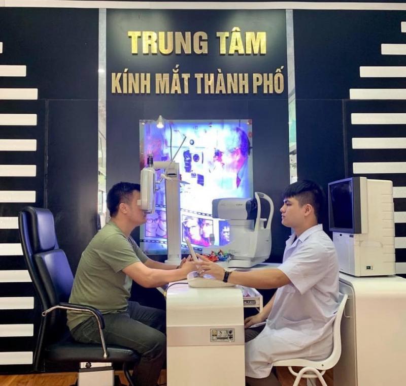 Bạn sẽ được tư vấn kỹ thuật trước khi chọn kính.