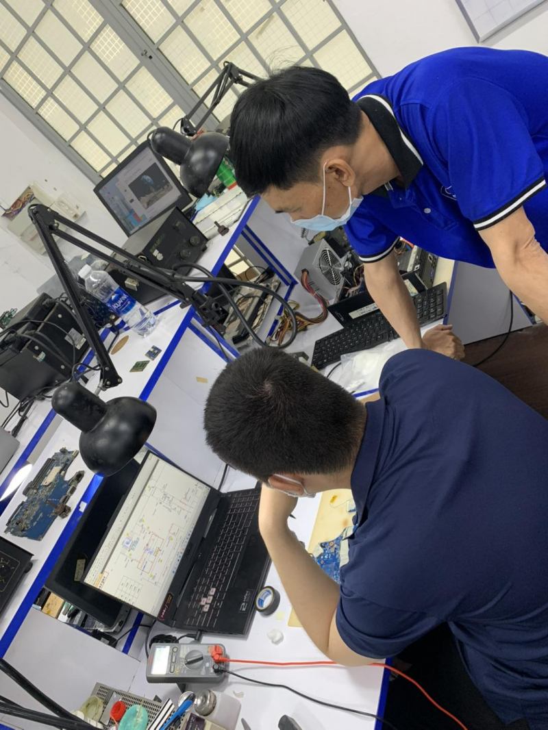 Trung tâm Laptop Blue