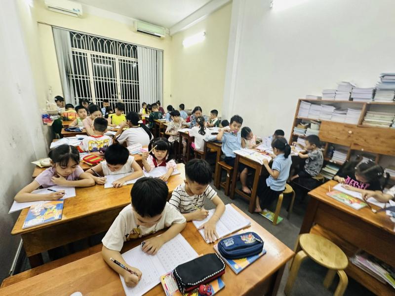 Trung Tâm Luyện Chữ Đẹp Hoa Điểm Mười