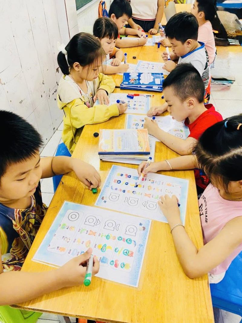 Trung tâm luyện chữ đẹp Hoa Tâm Việt