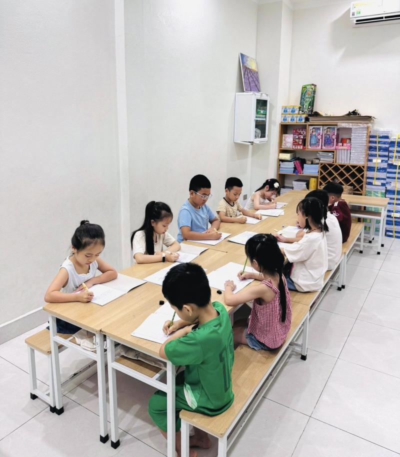 Trung tâm luyện chữ đẹp Thế Hoàng