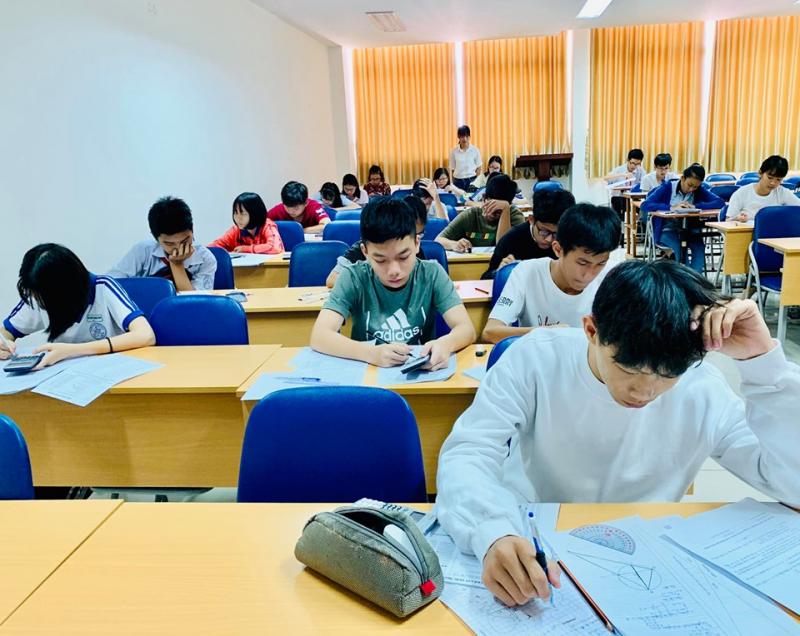 Trung tâm luyện thi đại học điểm 10 được đánh giá là trung tâm đứng đầu về mảng dạy luyện thi