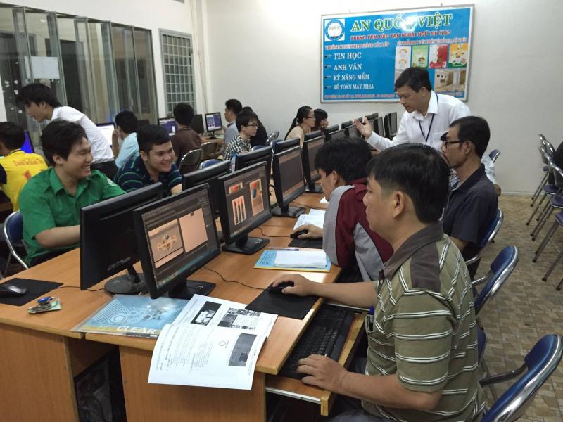 Trung tâm Ngoại ngữ Tin học An Quốc Việt thu hút học viên mọi độ tuổi