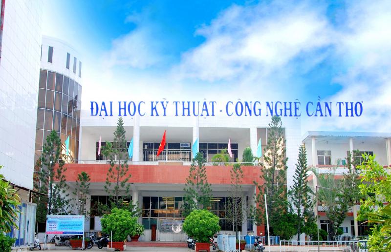 Trung tâm Ngoại ngữ - Tin học CTUT