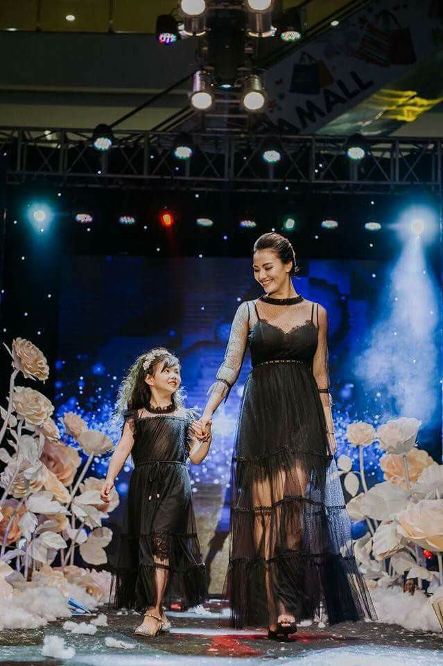 Tài Năng Nhí - Kids' Talent không chỉ giúp các con thêm tự tin, yêu mến bản thân mà còn trao cho các con cơ hội đươc gặp gỡ, giao lưu, học tập và biểu diễn cùng các hoa hậu, á hậu, siêu mẫu, người đẹp, diễn viên nổi tiếng