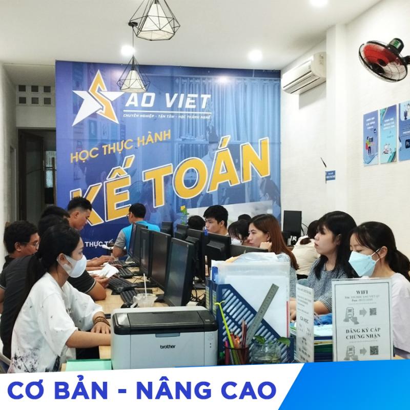 Trung tâm Tin học Sao Việt