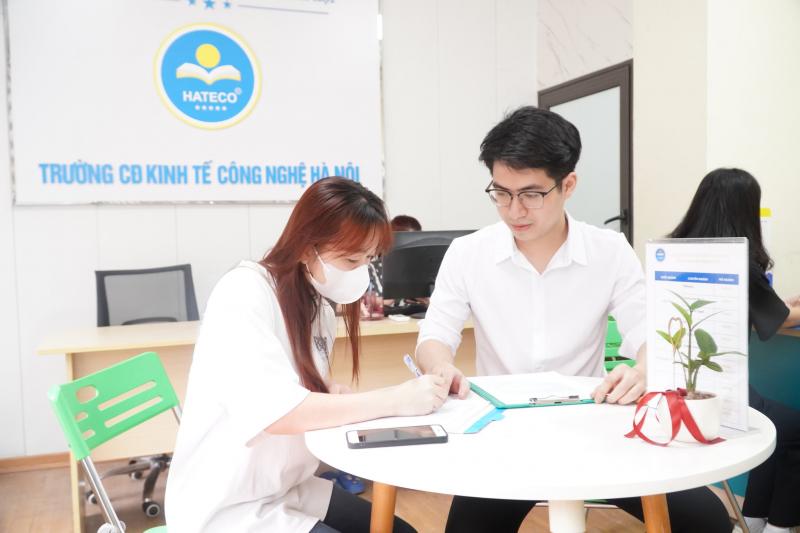 Trường Cao đẳng Kinh tế Công Nghệ Hà Nội