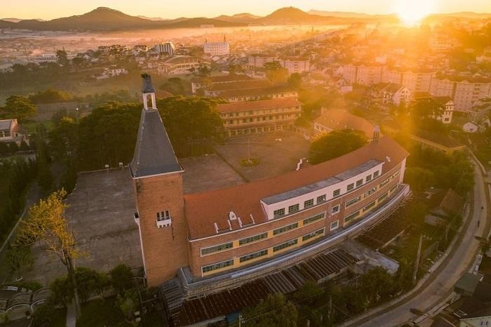 Top 10 Ngôi trường có kiến trúc đẹp nhất Việt Nam
