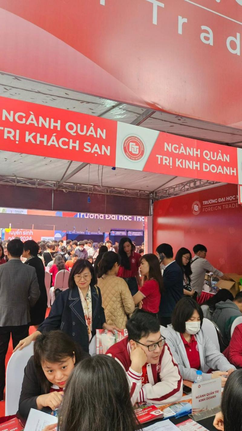 Trường Đại học Ngoại thương Hà Nội