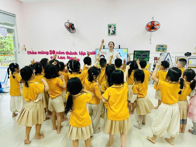 Trường Mầm non Dạ Lan Hương