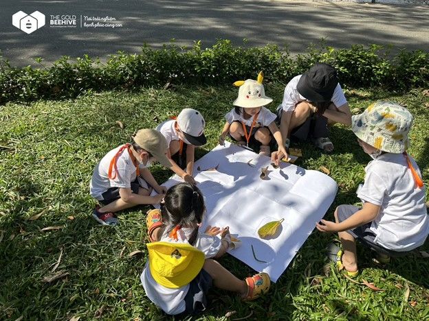 Trường mầm non The Gold Beehive (TGB Preschool) giúp bé chủ động khám phá thế giới xung quanh, hỗ trợ cho bé tư duy cũng như tinh thần tự tin, cởi mở và tôi luyện năng khiếu của bé