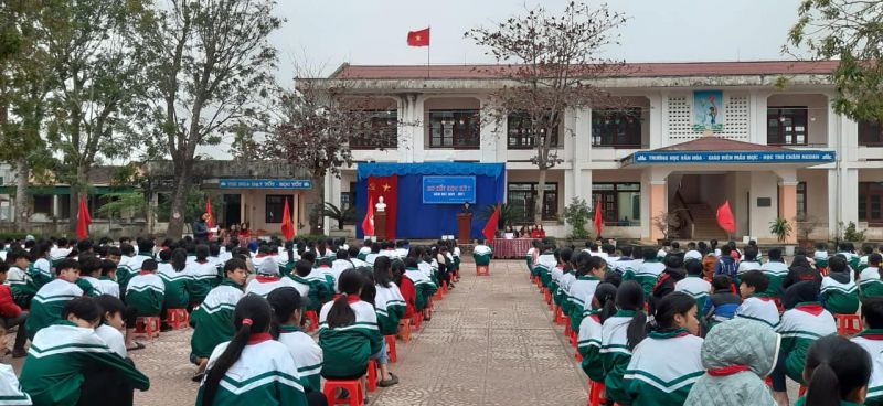 Trường THCS Quảng Trung