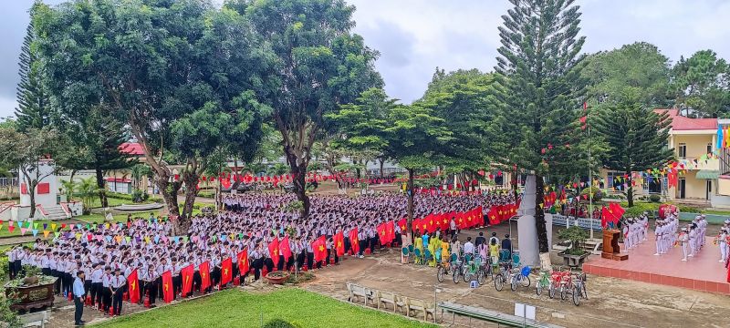 Trường Trung học cơ sở Thị Trấn Đăk Hà