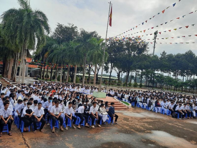 Trường THPT Chuyên Bình Long