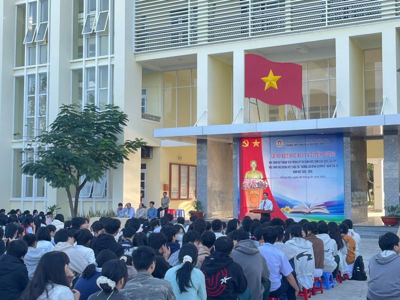 Trường THPT Chuyên Lê Quý Đôn - Đông Hải