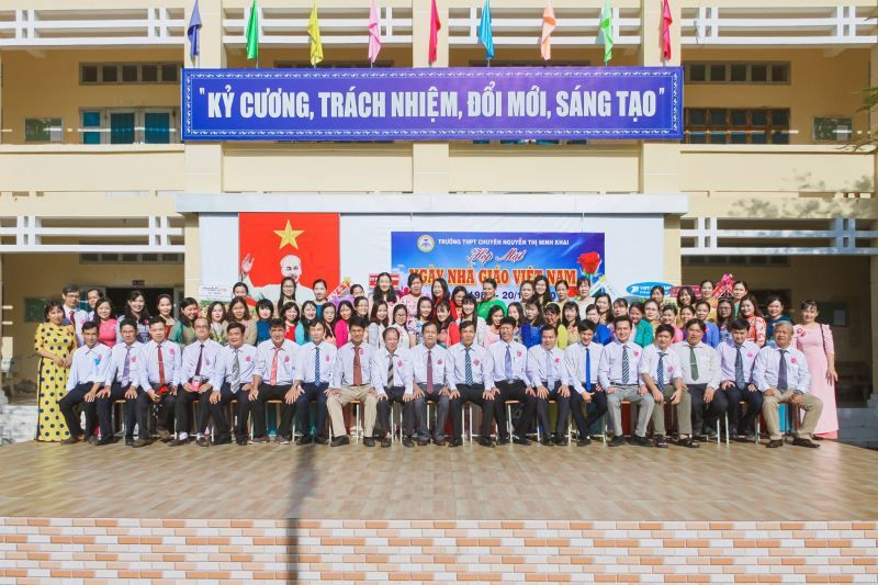 Trường THPT Chuyên Nguyễn Thị Minh Khai