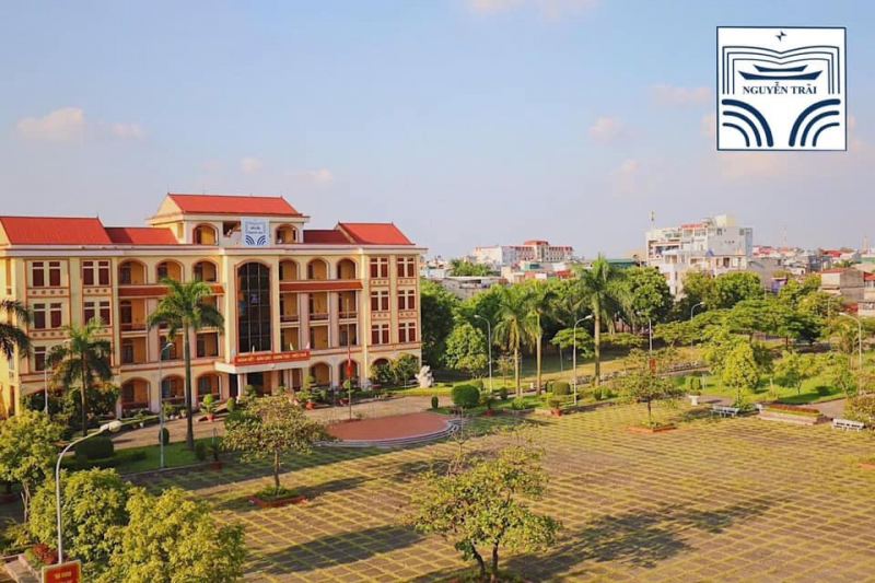 Trường THPT Chuyên Nguyễn Trãi