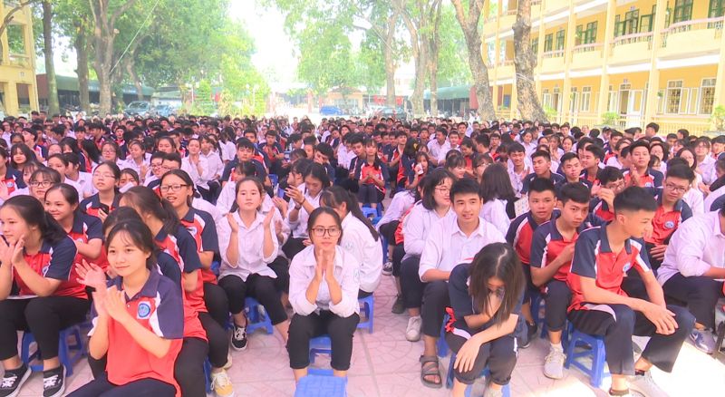 Học sinh trường THPT Cổ Loa