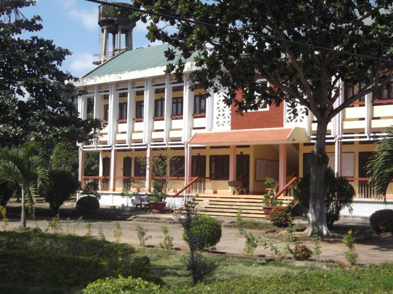 Trường THPT Dân tộc nội trú N'Trang Lơng