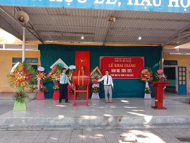 Trường THPT Đặng Trần Côn