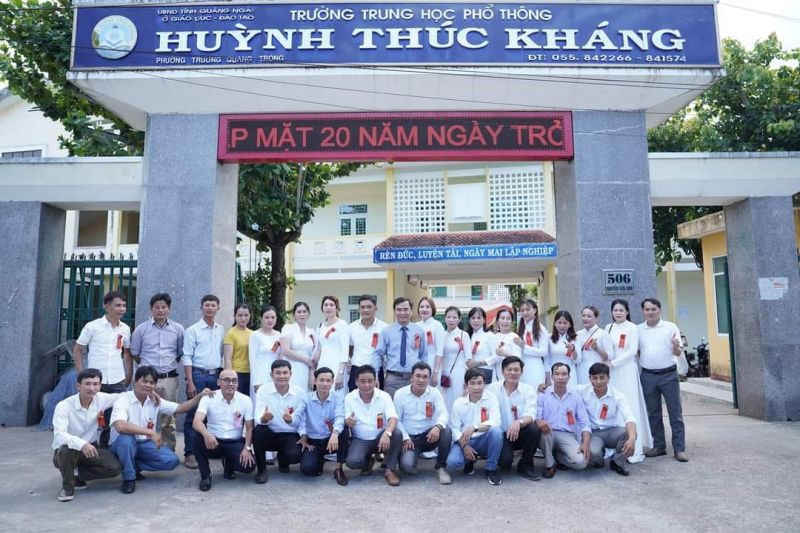 Trường THPT Huỳnh Thúc Kháng