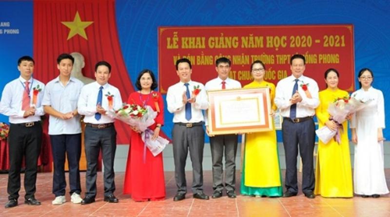 Lễ đón bằng công nhận Trường  THPT Lê Hồng Phong đạt chuẩn Quốc gia