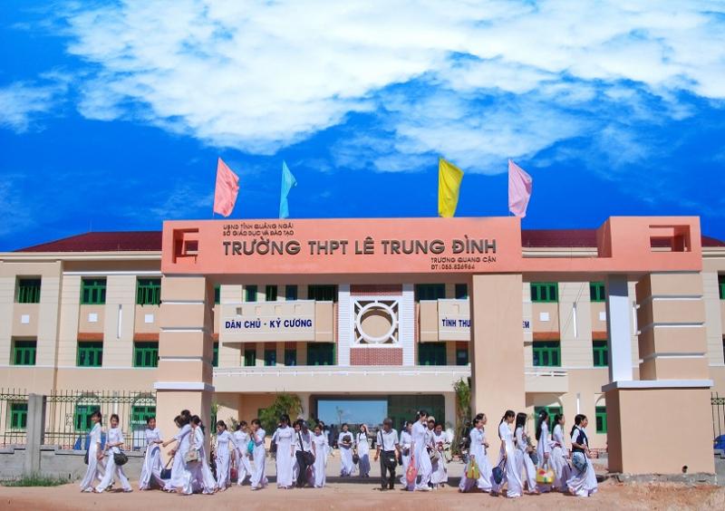 Trường THPT Lê Trung Đình