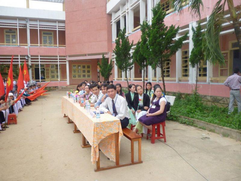 Trường THPT Nguyễn Du