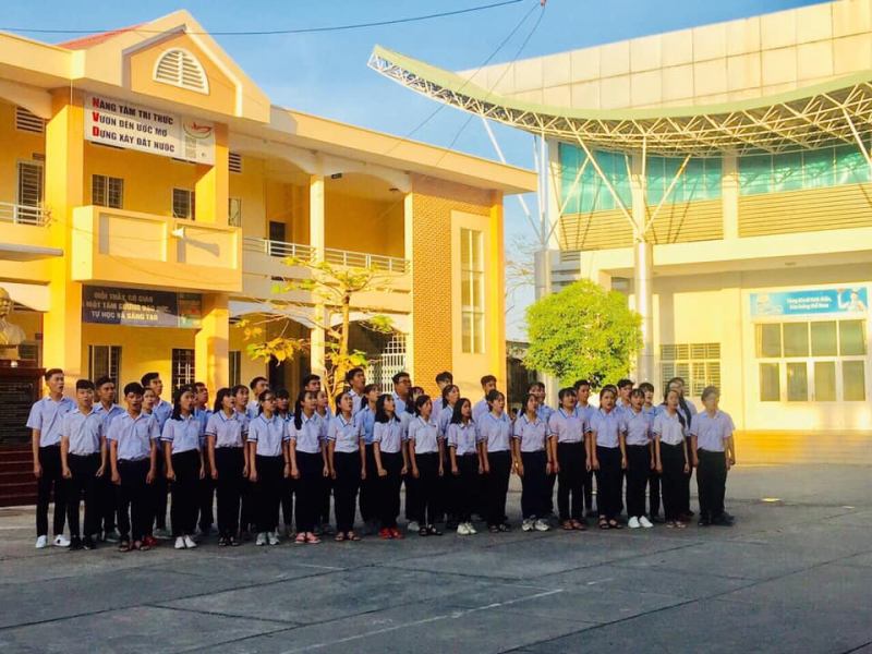 Trường THPT Nguyễn Việt Dũng luôn nỗ lực từng ngày để giữ vững và phát huy thành tích đã đạt được cũng như khẳng định tên tuổi của mình trong hệ thống giáo dục toàn đồng bằng sông Cửu Long và cả nước