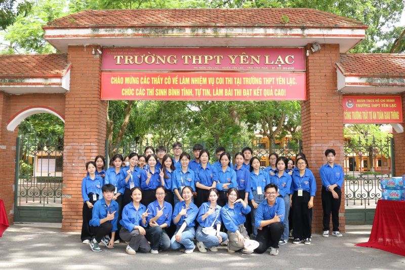 Trường THPT Yên Lạc