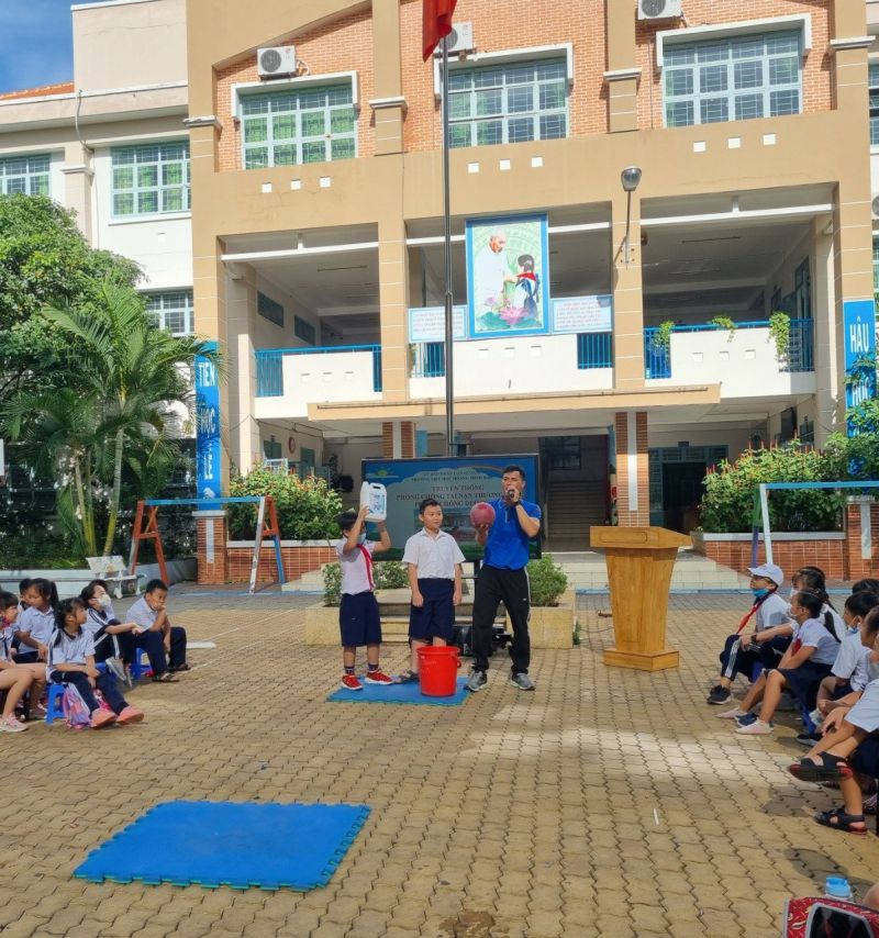 Trường Tiểu học Hoàng Minh Đạo