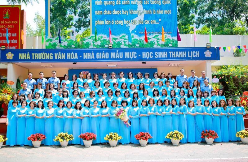 Đội ngũ giáo viên trường Tiểu học Kim Liên