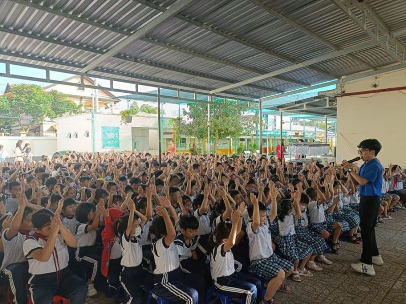 Trường Tiểu học Lê Văn Lương