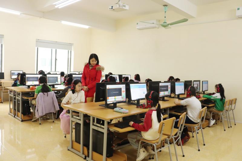 Trường tiểu học Lômônôxốp