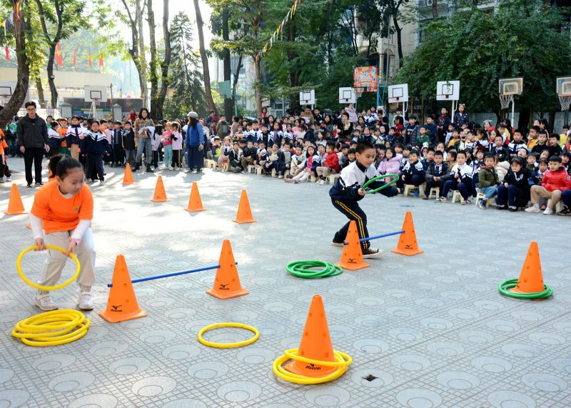 Hoạt động vui chơi tại Trường tiểu học Tây Sơn