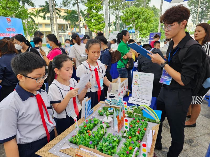 Trường tiểu học Trần Bình Trọng