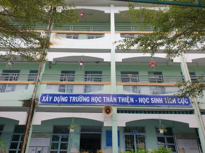 Trường Tiểu Học Trần Phú