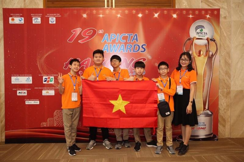 Học sinh khối THCS FPT Schools Cầu Giấy đại diện VN tham gia APICTA 2019 và là 1 trong 8 đội giành bằng khen (Merits)