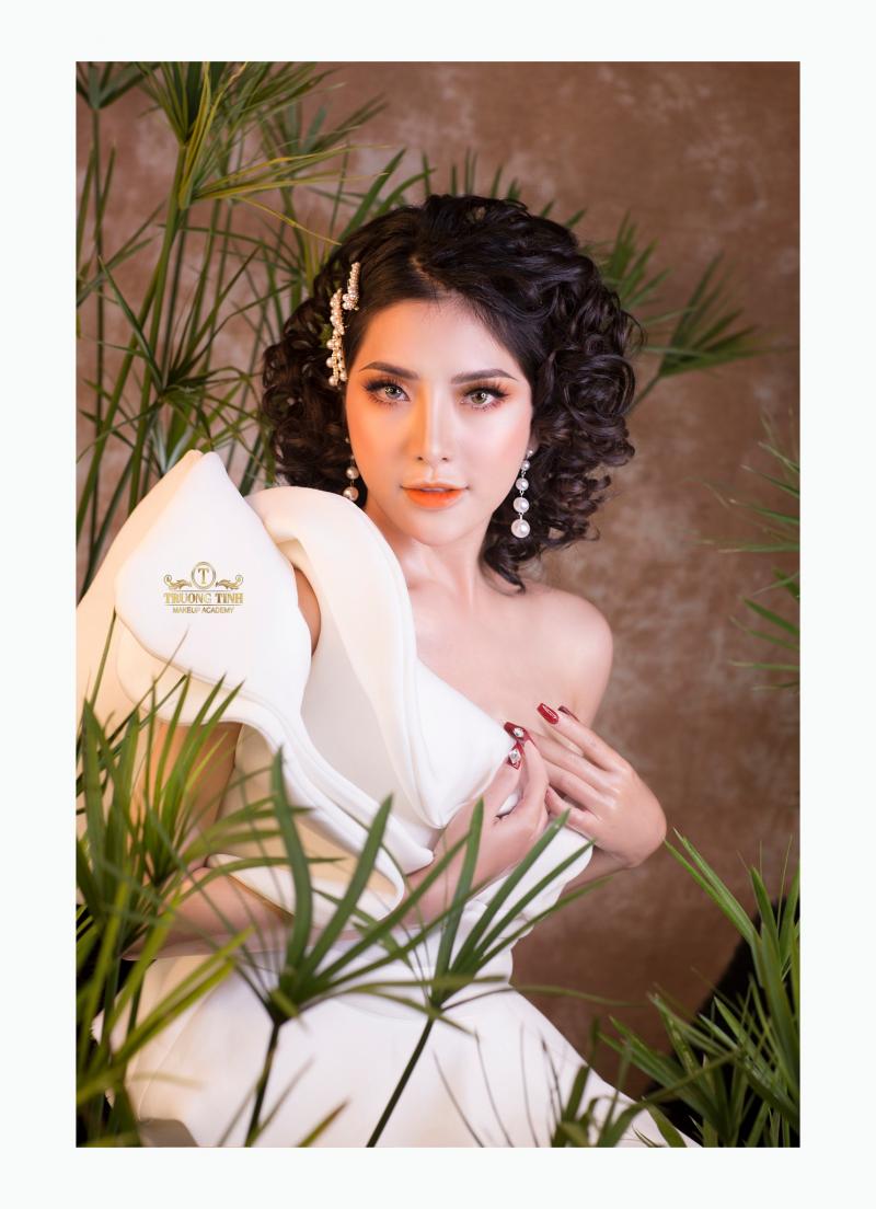 Trương Tịnh Bridal - MakeUp Academy