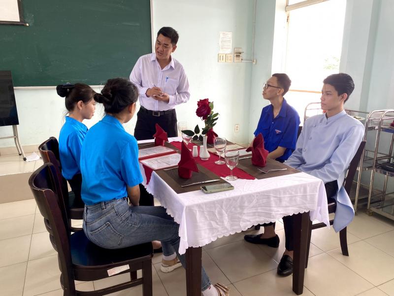 Trường Trung cấp Kinh tế - Kỹ thuật Bình Thuận