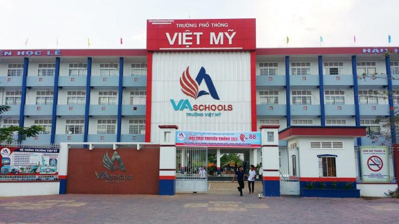 Hệ thống Trường Việt Mỹ (VASCHOOLS) là nơi tập hợp đội ngũ giáo viên, cán bộ nhân viên có trình độ chuyên môn và tâm huy﻿﻿﻿ết trong công việc. Nhà trường đang làm việc hết sức nhiệt tình để mang đến mô hình giáo dục chất lượng cao cho tất cả học sinh trong hệ thống.