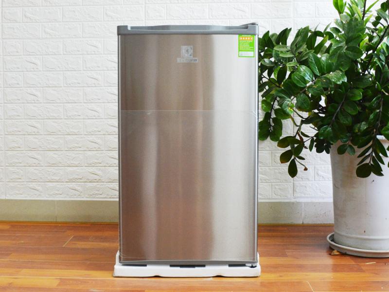 Tủ lạnh Electrolux 85 lít EUM0900SA