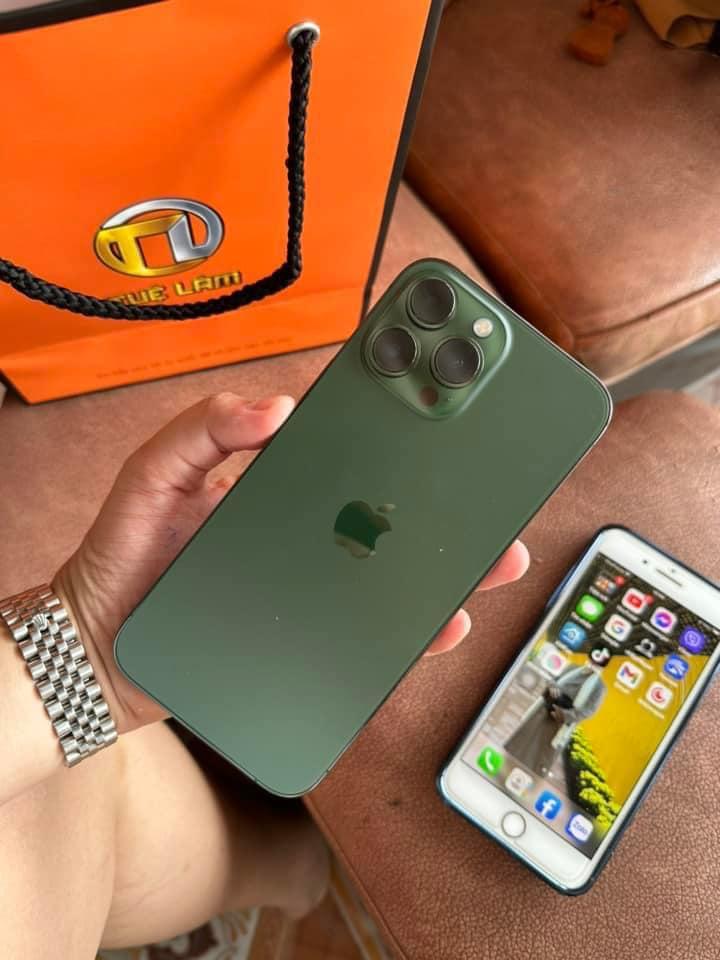 Tuệ Lâm apple