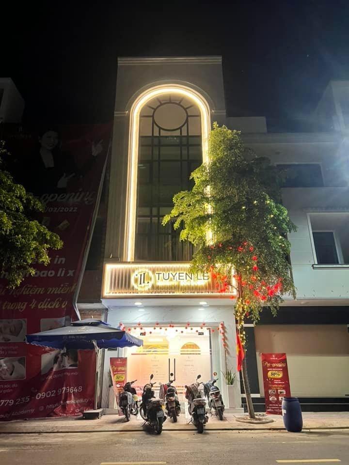 Tuyền Lê Beauty Academy