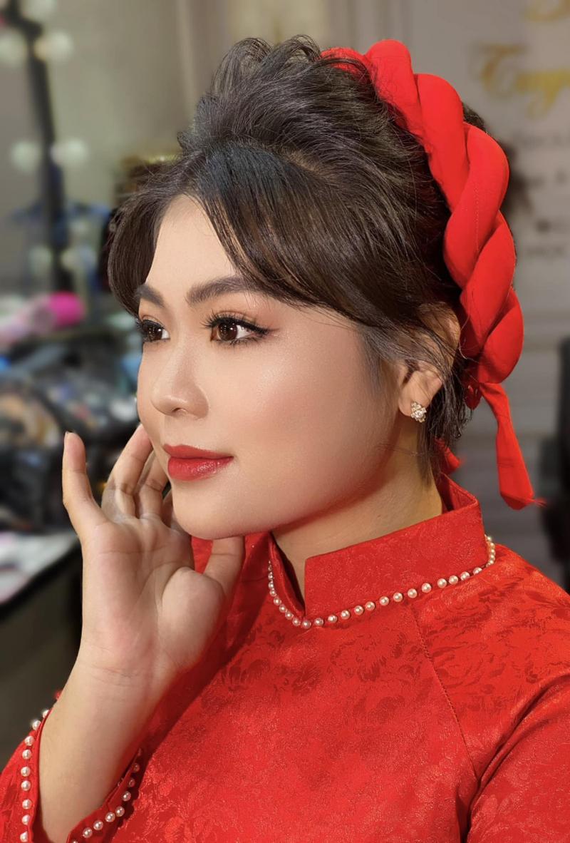 Tuyền Phạm Makeup Artist