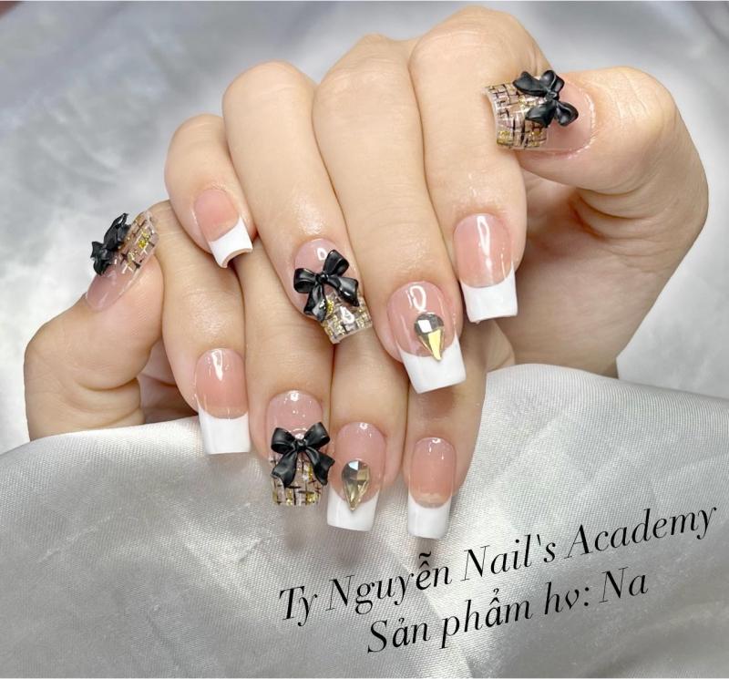 Ty Nguyễn Nail